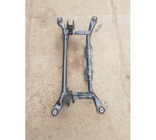 Балка подвески (подрамник) задняя