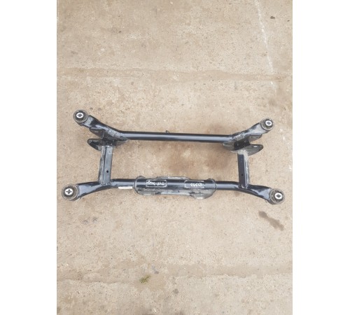 Балка подвески (подрамник) задняя