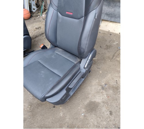 Сиденье переднее левое