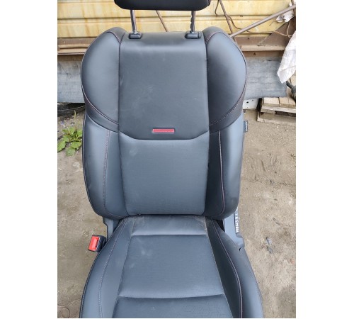 Сиденье переднее левое