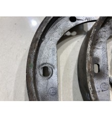 Тормозные колодки (задние, левые)