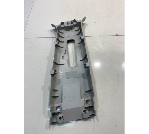 Обшивка центральной стойки (левая, верхняя)