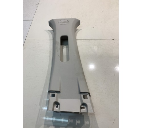 Обшивка центральной стойки (левая, верхняя)