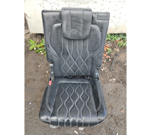 Сиденье третьего ряда левое