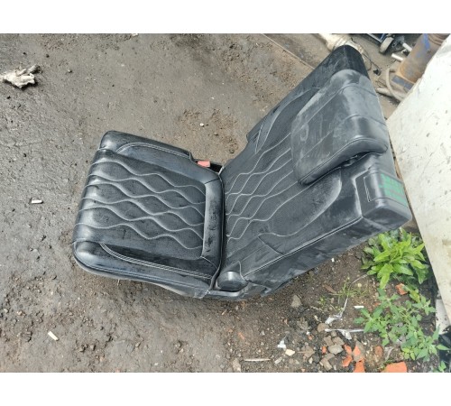 Сиденье третьего ряда левое