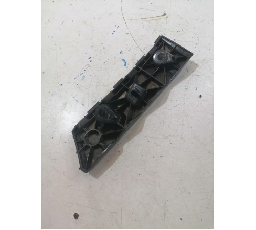 Кронштейн переднего бампера правый