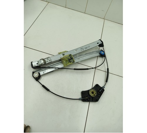 Стеклоподъемник передний левый