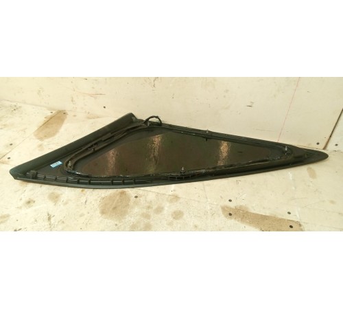 Стекло кузовное заднее левое