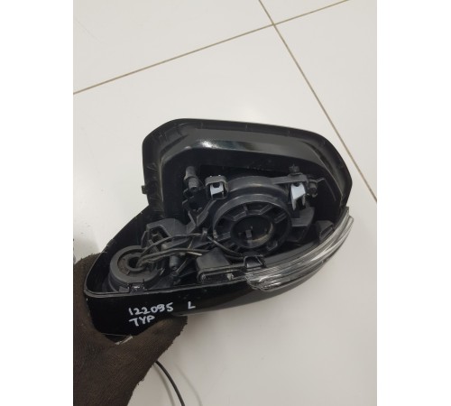 Зеркало заднего вида боковое левое