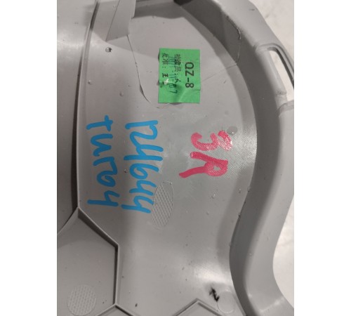 Обшивка багажника правая