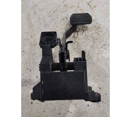 Педаль тормоза