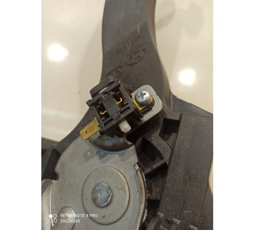 Педаль ручного тормоза