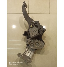 Педаль ручного тормоза