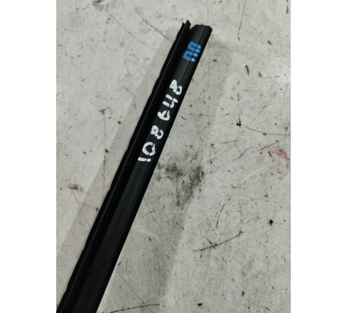 Уплотнитель стекла (передний левый внутренний)