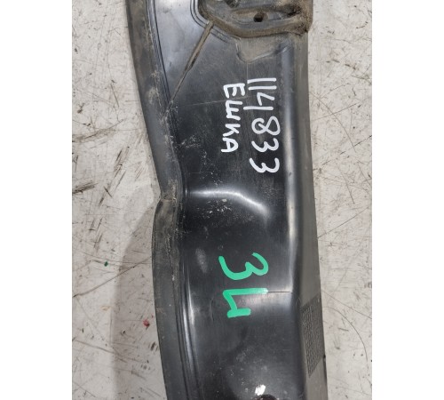 Водосток крышки багажника левый