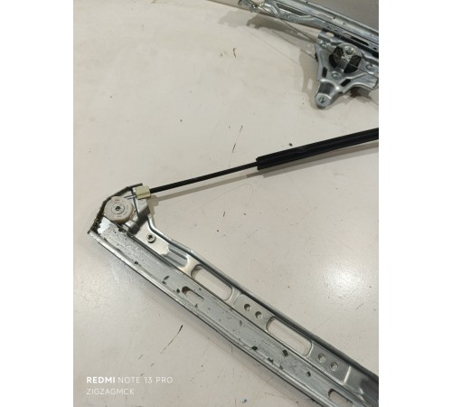 Стеклоподъемник задней левой сдвижной двери