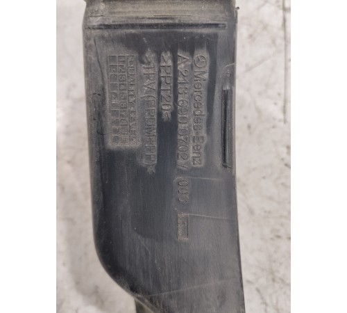 Водосток крышки багажника левый