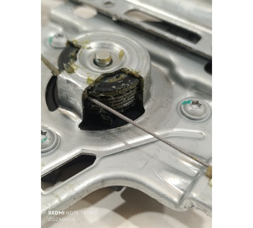 Стеклоподъемник задней левой сдвижной двери