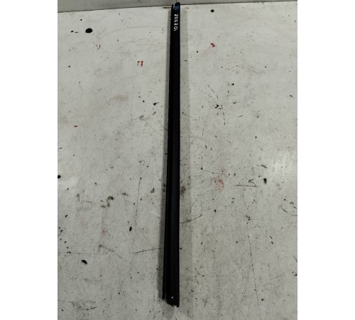 Уплотнитель стекла (передний левый внутренний)