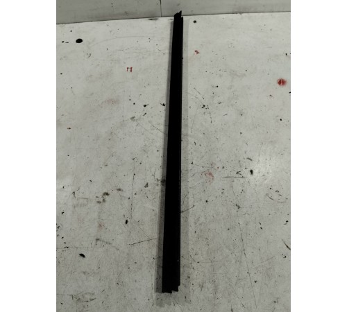 Уплотнитель стекла (передний левый внутренний)