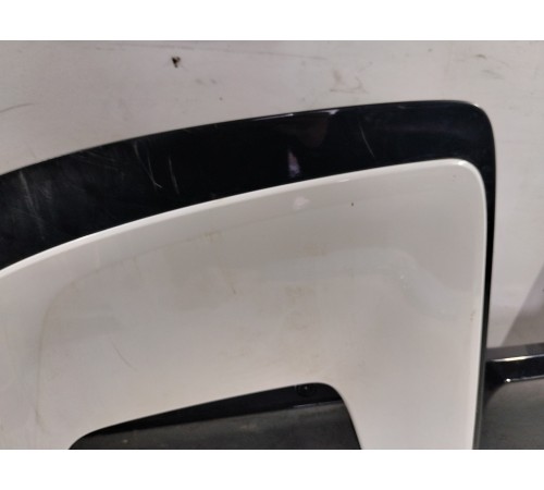 Спойлер крышки багажника