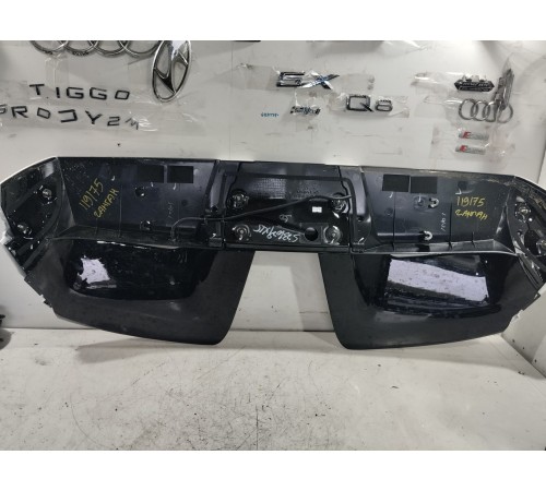 Спойлер крышки багажника