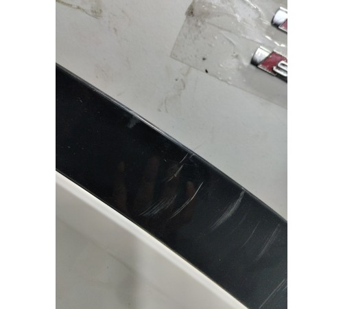 Спойлер крышки багажника