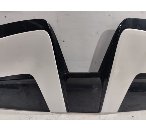 Спойлер крышки багажника