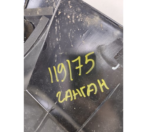 Спойлер крышки багажника