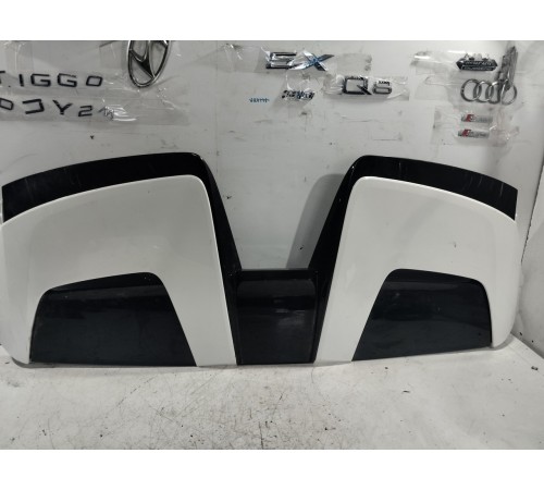 Спойлер крышки багажника