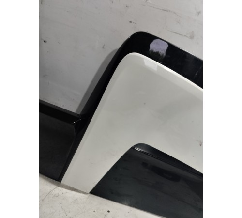 Спойлер крышки багажника