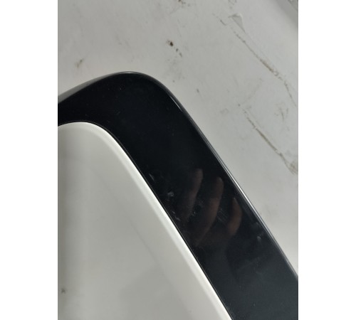 Спойлер крышки багажника