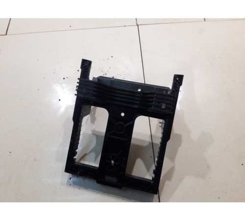 Кронштейн центральной консоли