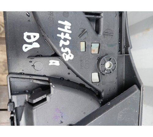 Направляющая багажника левая