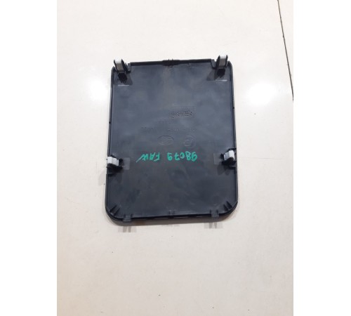 Крышка блока предохранителей салона