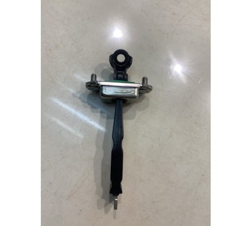 Ограничитель двери (передний, правый)