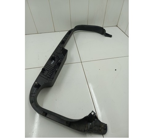 Обшивка двери крышки багажника верхняя