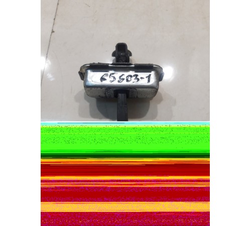 Ограничитель двери (передний, левый)