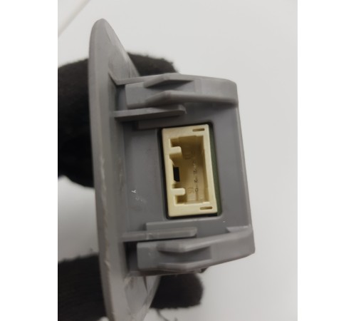 Плафон внутреннего освещения салона задний