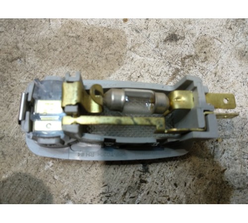 Плафон внутреннего освещения правый