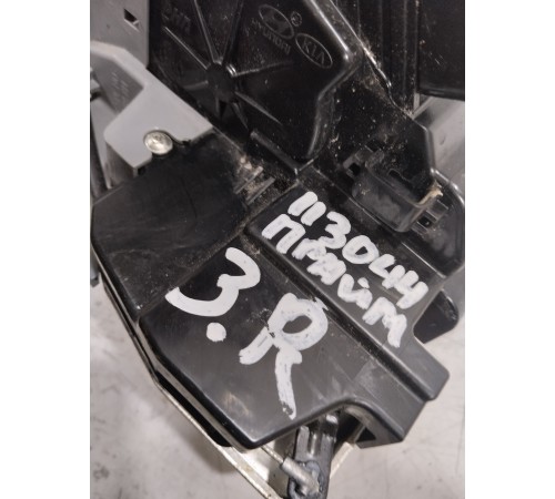 Замок двери задний правый