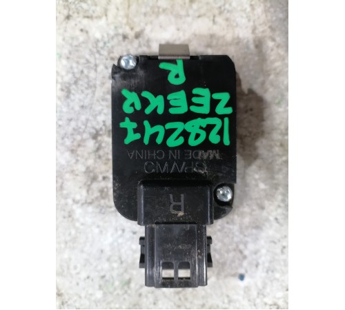 Плафон потолочный правый