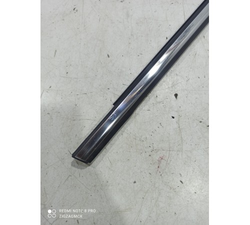 Уплотнитель стекла (задний правый наружный))