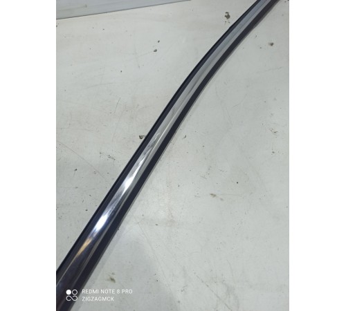 Уплотнитель стекла (задний правый наружный))