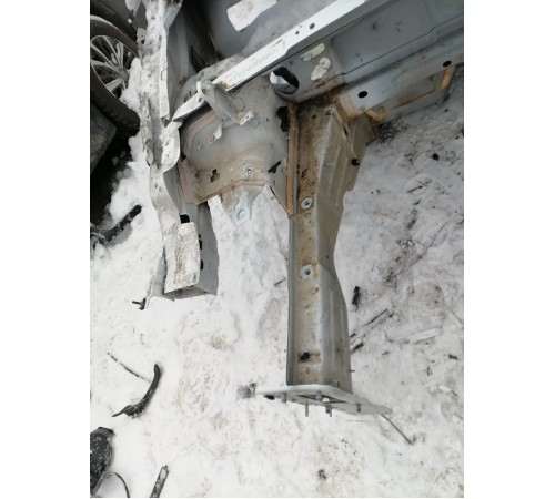 Четверть передняя правая,лонжерон