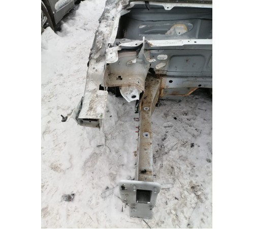 Четверть передняя правая,лонжерон