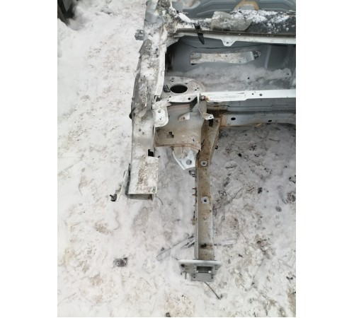 Четверть передняя правая,лонжерон