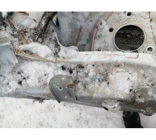 Четверть передняя правая,лонжерон