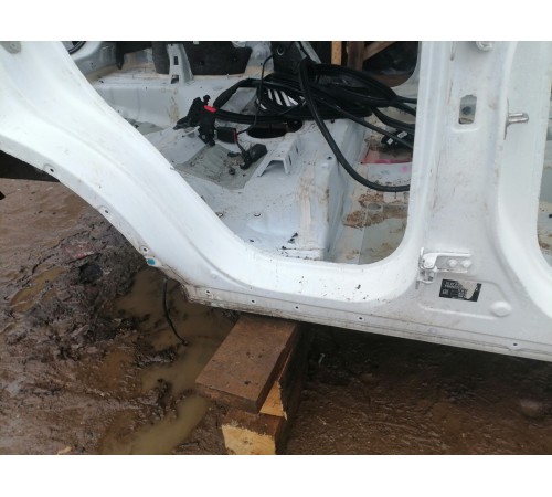 Порог со стойкой правый