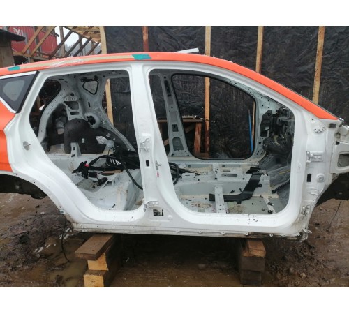 Порог со стойкой правый